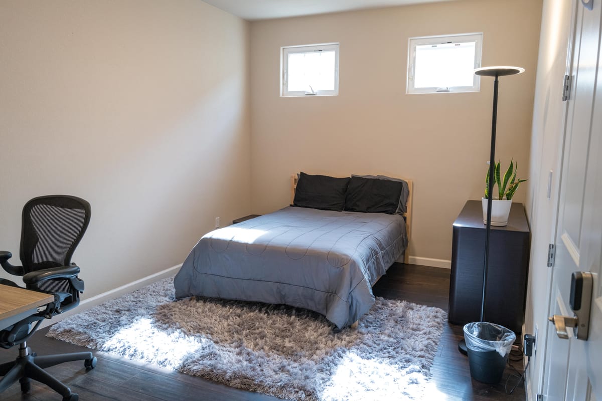 Furnished Room in East Palo Alto, Recently Built House: $1488 Per Month Available Now